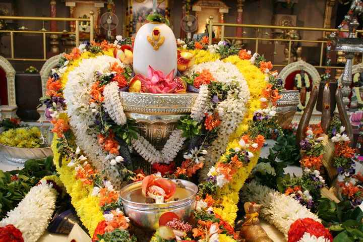 shiva lingam decorated for maha shivarathri