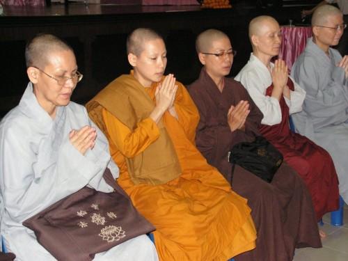 Bhikkhuni 7